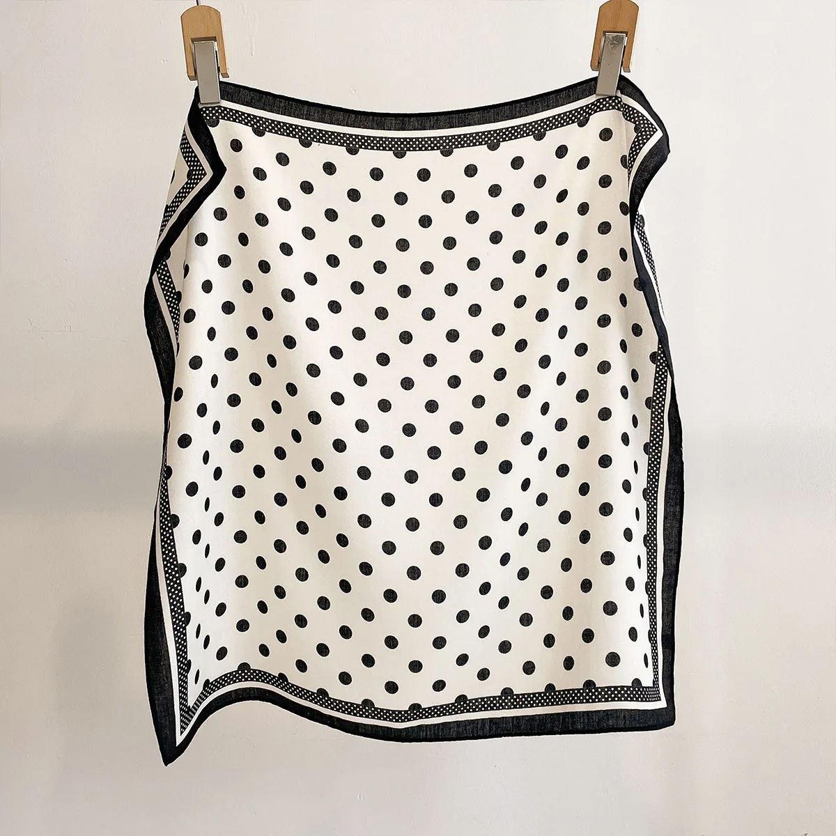 Luxury Polka Dot Printed Squar - Silk Scarf Square บทวิจารณ์และราคา