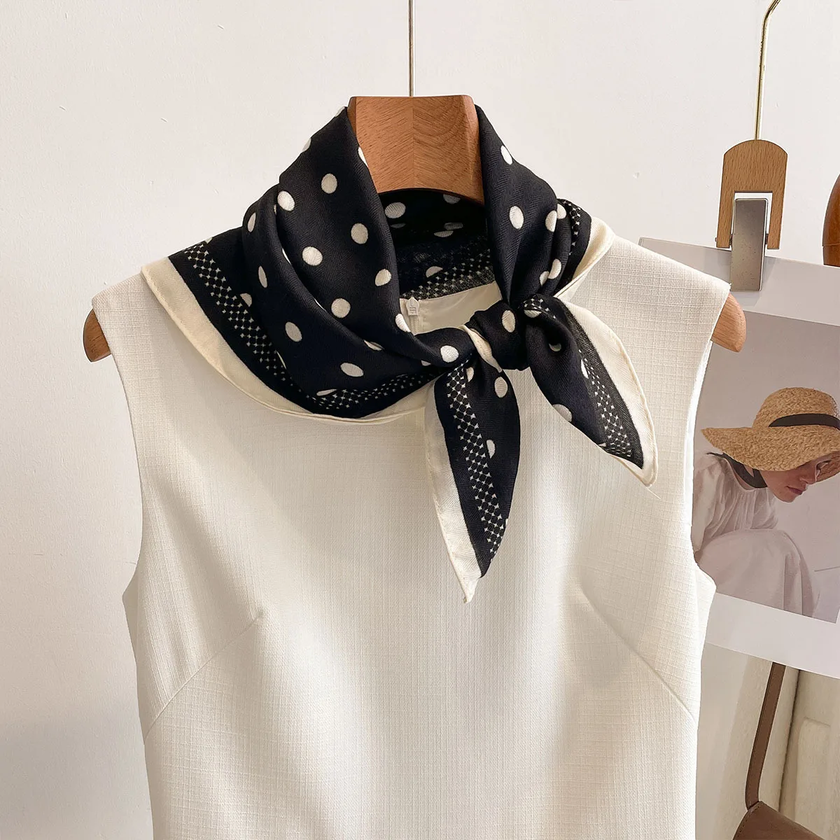 Luxury Polka Dot Printed Squar - Silk Scarf Square บทวิจารณ์และราคา