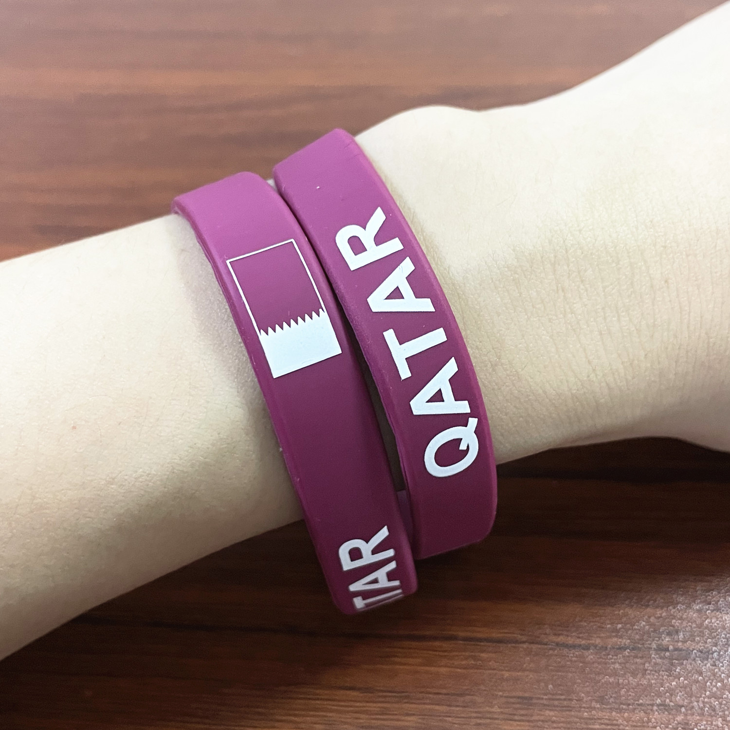 2pcs Qatar Flag Silicone Brace - Women Accessories Qatar บทวิจารณ์และราคา