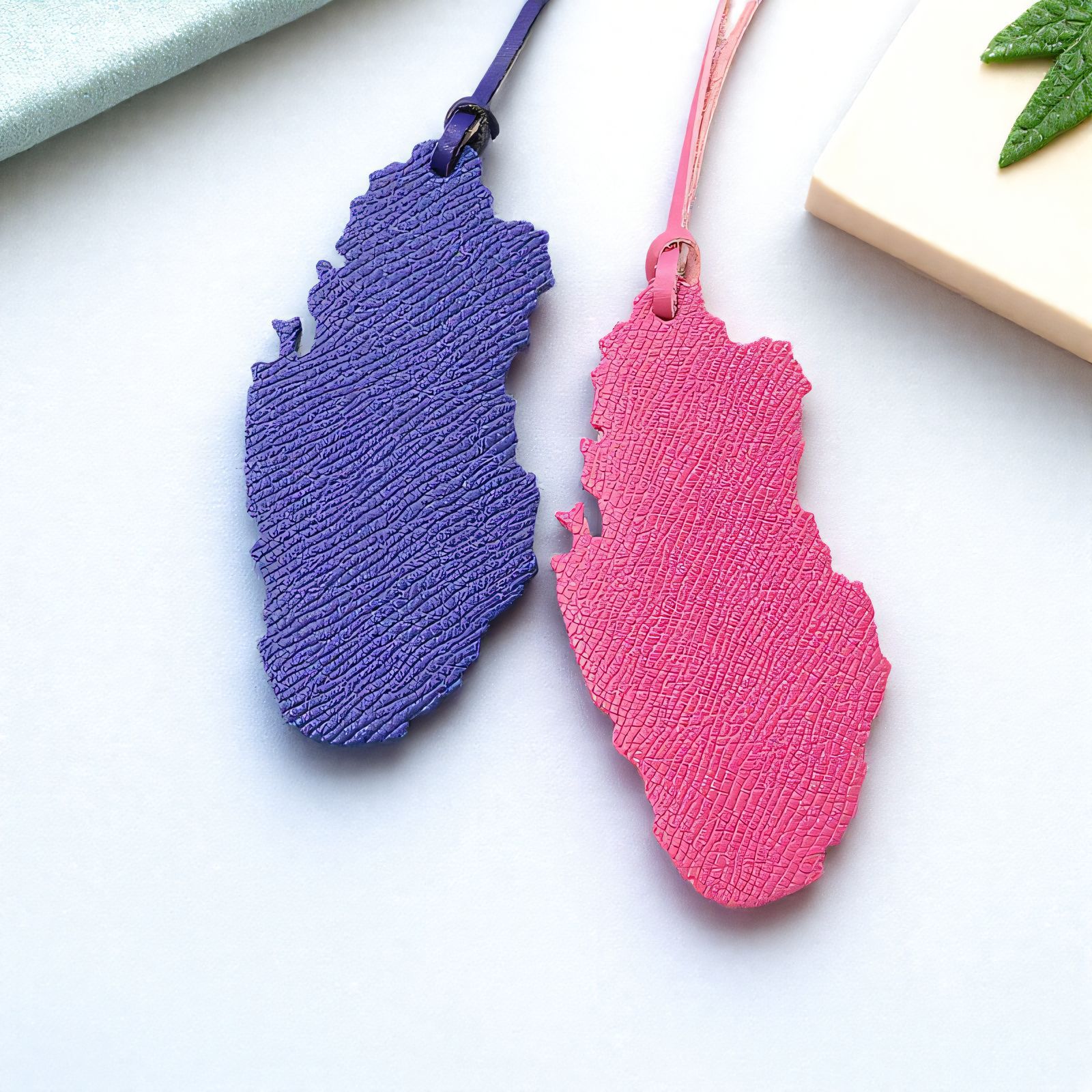 1pc Qatar Map Shaped PU Leathe - Women Accessories Qatar บทวิจารณ์และราคา