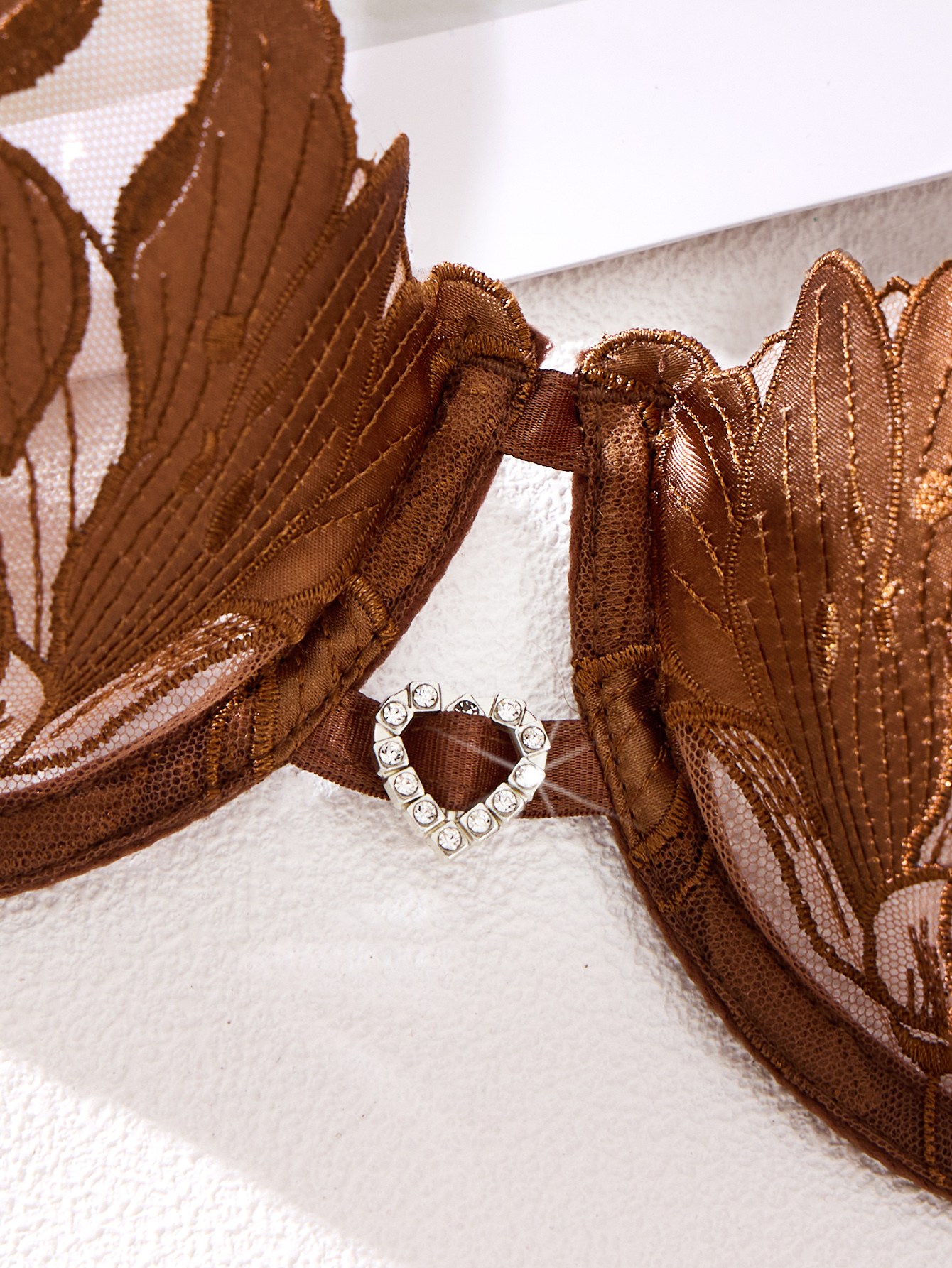 Coffee-colored embroidered pri - Woman Accessory บทวิจารณ์และราคา